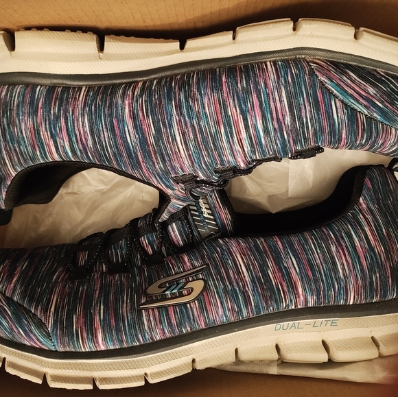 Skechers Flex Slip On Shoes - Picture 3 of 5